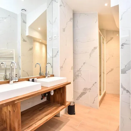 Apartment Charmant Appartement Paris *