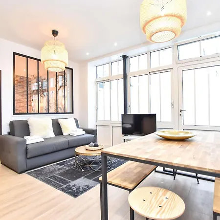 Apartment Charmant Appartement Paris *